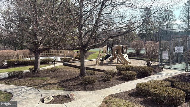 6106 SPRING KNOLL DR, Harrisburg, PA 17111