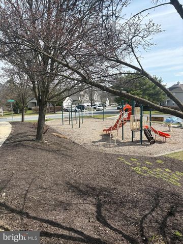 6106 SPRING KNOLL DR, Harrisburg, PA 17111