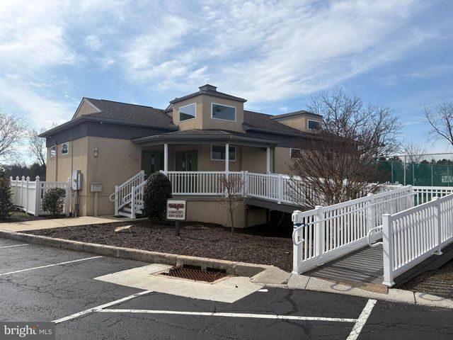 6106 SPRING KNOLL DR, Harrisburg, PA 17111