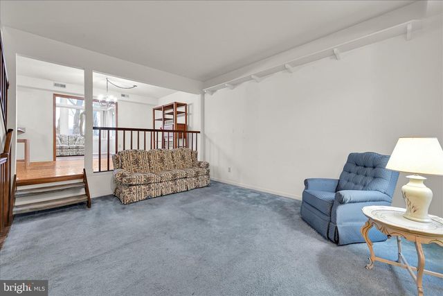 6106 SPRING KNOLL DR, Harrisburg, PA 17111