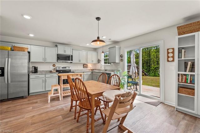 166 Carriage Cove Circle, Mocksville, NC 27028