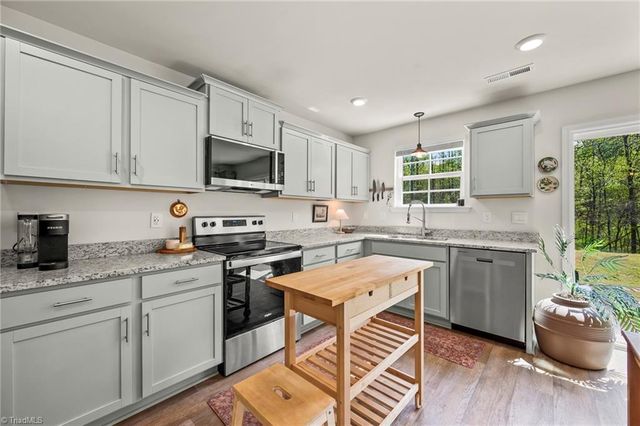 166 Carriage Cove Circle, Mocksville, NC 27028