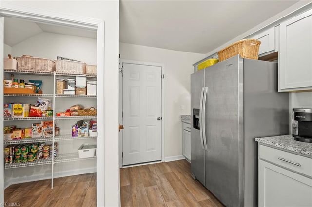 166 Carriage Cove Circle, Mocksville, NC 27028