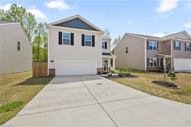 166 Carriage Cove Circle, Mocksville, NC 27028
