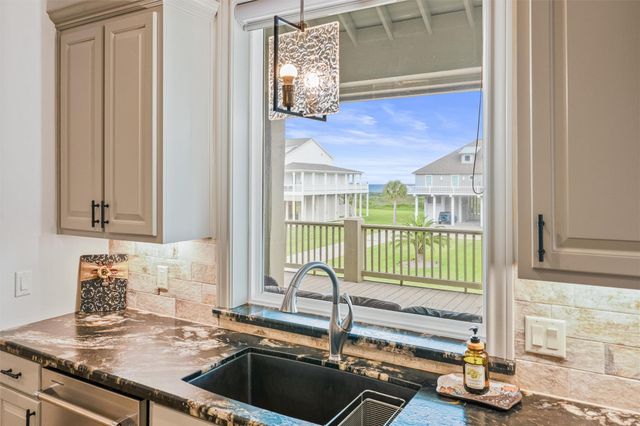3721 Biscayne Beach Road, Crystal Beach, TX 77650