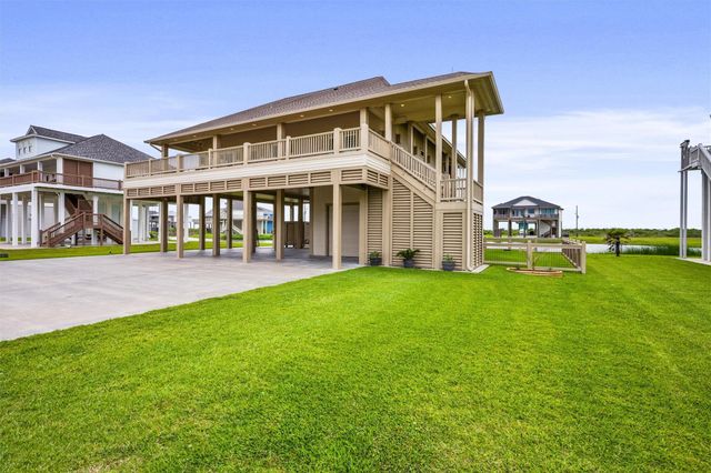 3721 Biscayne Beach Road, Crystal Beach, TX 77650