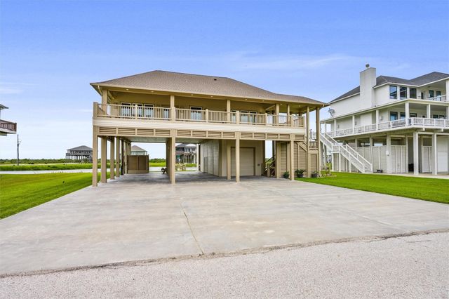 3721 Biscayne Beach Road, Crystal Beach, TX 77650