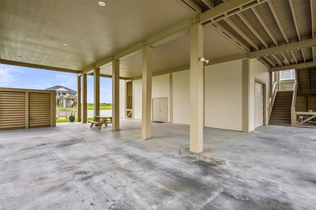 3721 Biscayne Beach Road, Crystal Beach, TX 77650