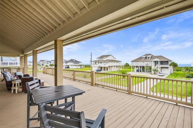 3721 Biscayne Beach Road, Crystal Beach, TX 77650