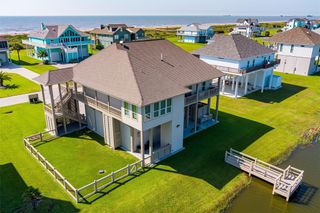 3721 Biscayne Beach Road, Crystal Beach, TX 77650