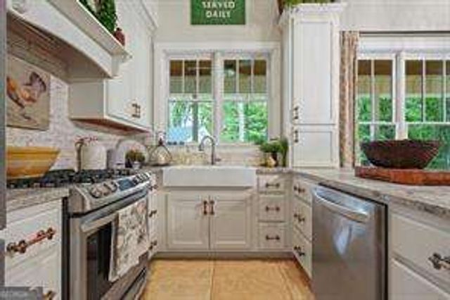 331 Blackberry Trail, Ball Ground, GA 30107