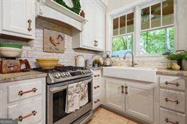 331 Blackberry Trail, Ball Ground, GA 30107