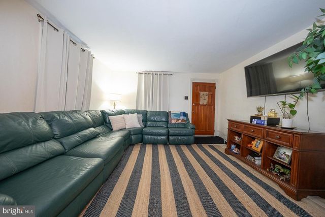 40 GROVE AVE, Devon, PA 19333