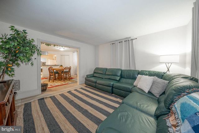 40 GROVE AVE, Devon, PA 19333