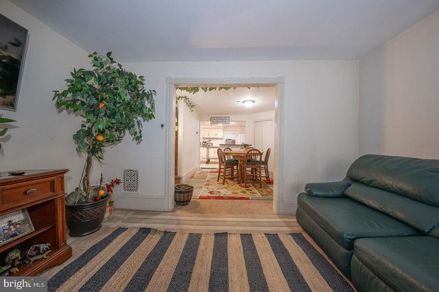 40 GROVE AVE, Devon, PA 19333