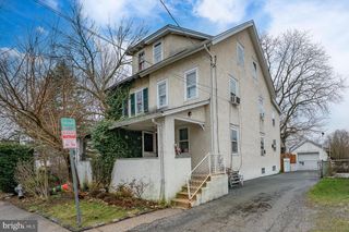 40 GROVE AVE, Devon, PA 19333