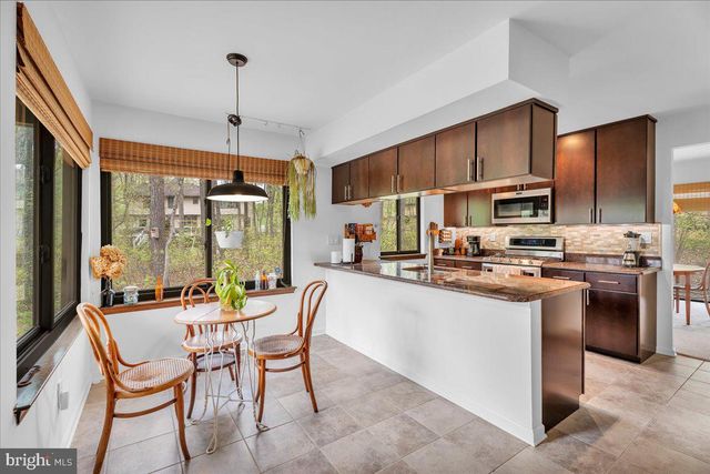 18 BRONWOOD DR, Voorhees, NJ 08043