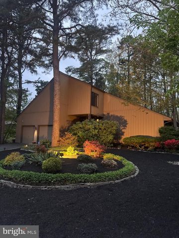 18 BRONWOOD DR, Voorhees, NJ 08043