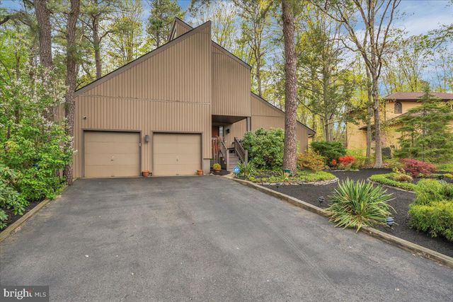 18 BRONWOOD DR, Voorhees, NJ 08043