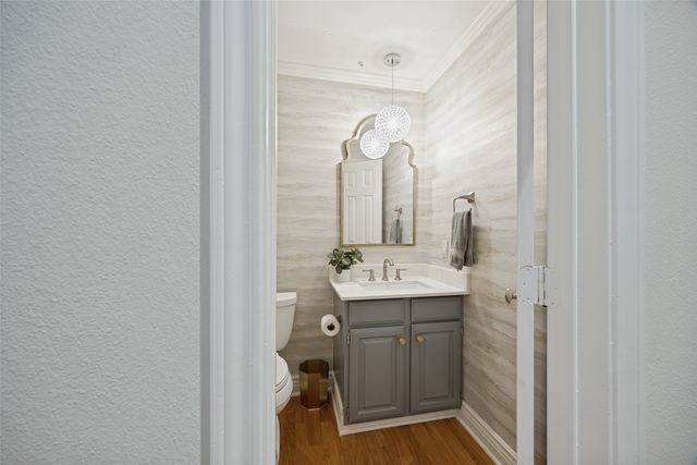 5950 Lindenshire Lane 107, Dallas, TX 75230