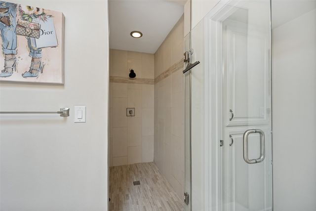 5950 Lindenshire Lane 107, Dallas, TX 75230