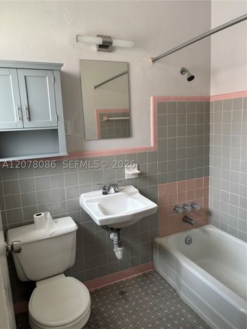 435 SW 5th Ave 4, Miami, FL 33130