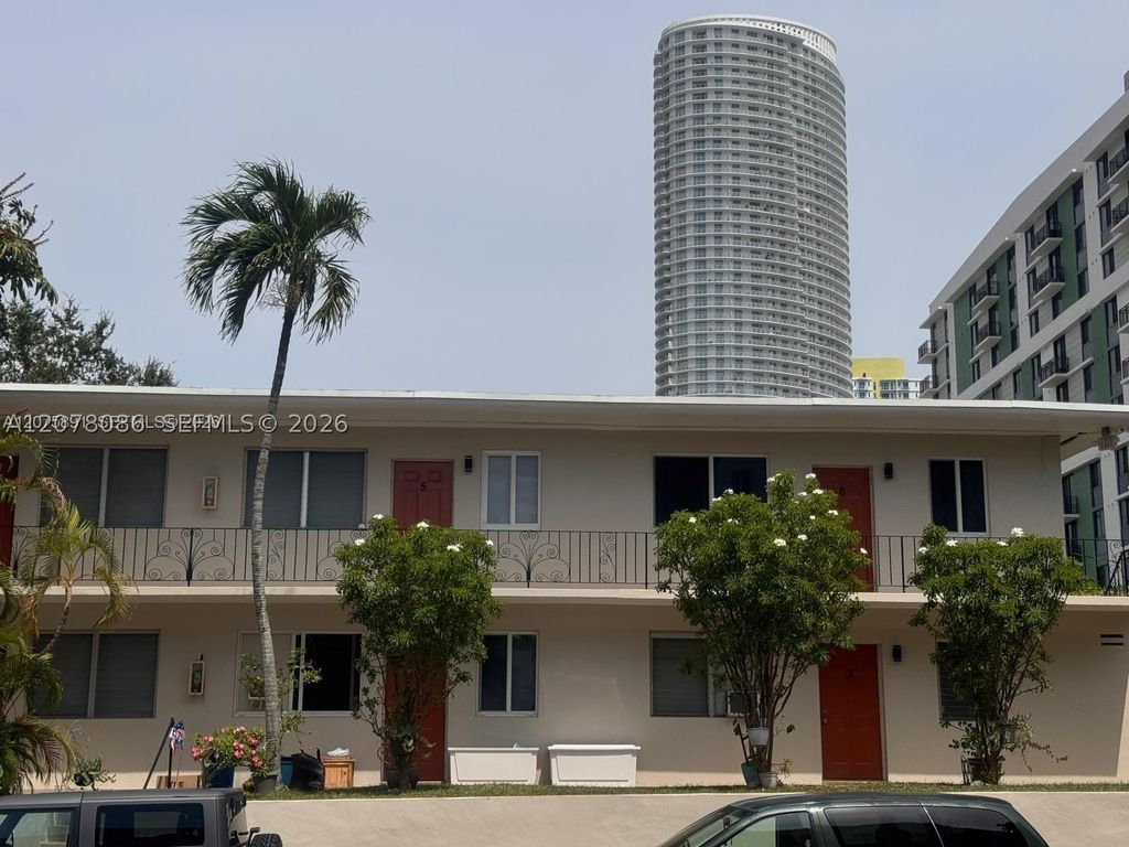 435 SW 5th Ave 4, Miami, FL 33130