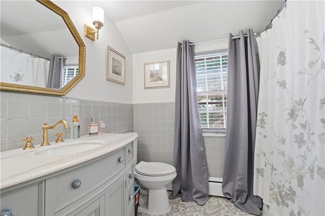 102 Congress AVE, Hampton, VA 23669