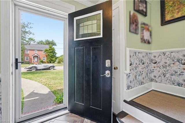 102 Congress AVE, Hampton, VA 23669