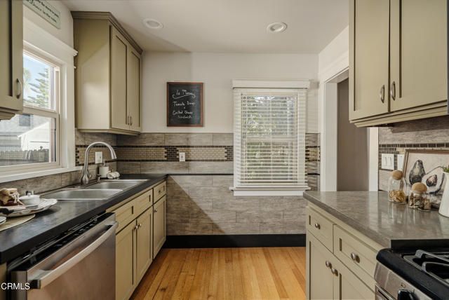 1892 N Marengo Avenue, Pasadena, CA 91103