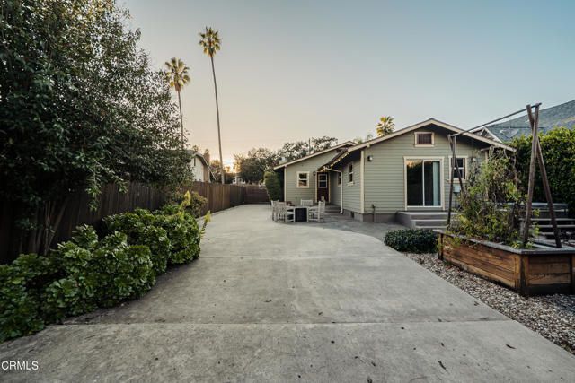 1892 N Marengo Avenue, Pasadena, CA 91103