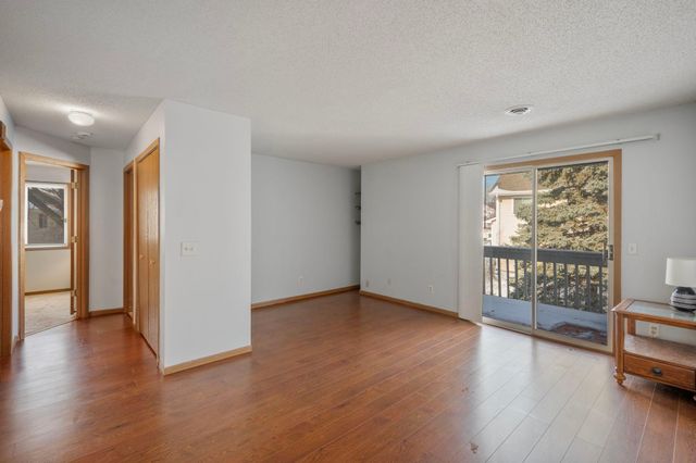 6248 Magda Drive D, Maple Grove, MN 55369