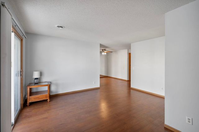 6248 Magda Drive D, Maple Grove, MN 55369