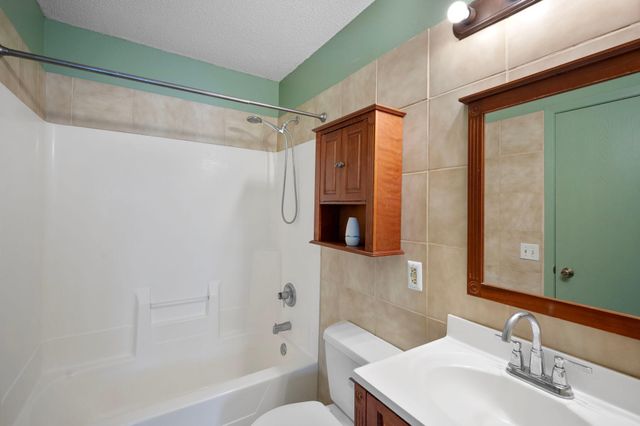 6248 Magda Drive D, Maple Grove, MN 55369