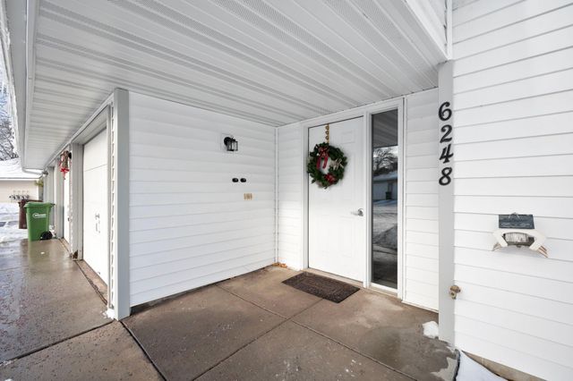 6248 Magda Drive D, Maple Grove, MN 55369