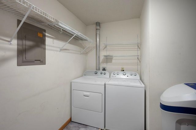 6248 Magda Drive D, Maple Grove, MN 55369