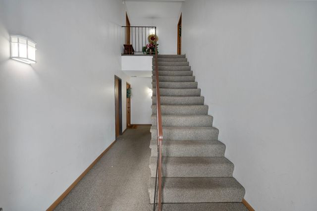 6248 Magda Drive D, Maple Grove, MN 55369