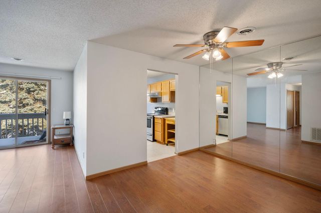 6248 Magda Drive D, Maple Grove, MN 55369