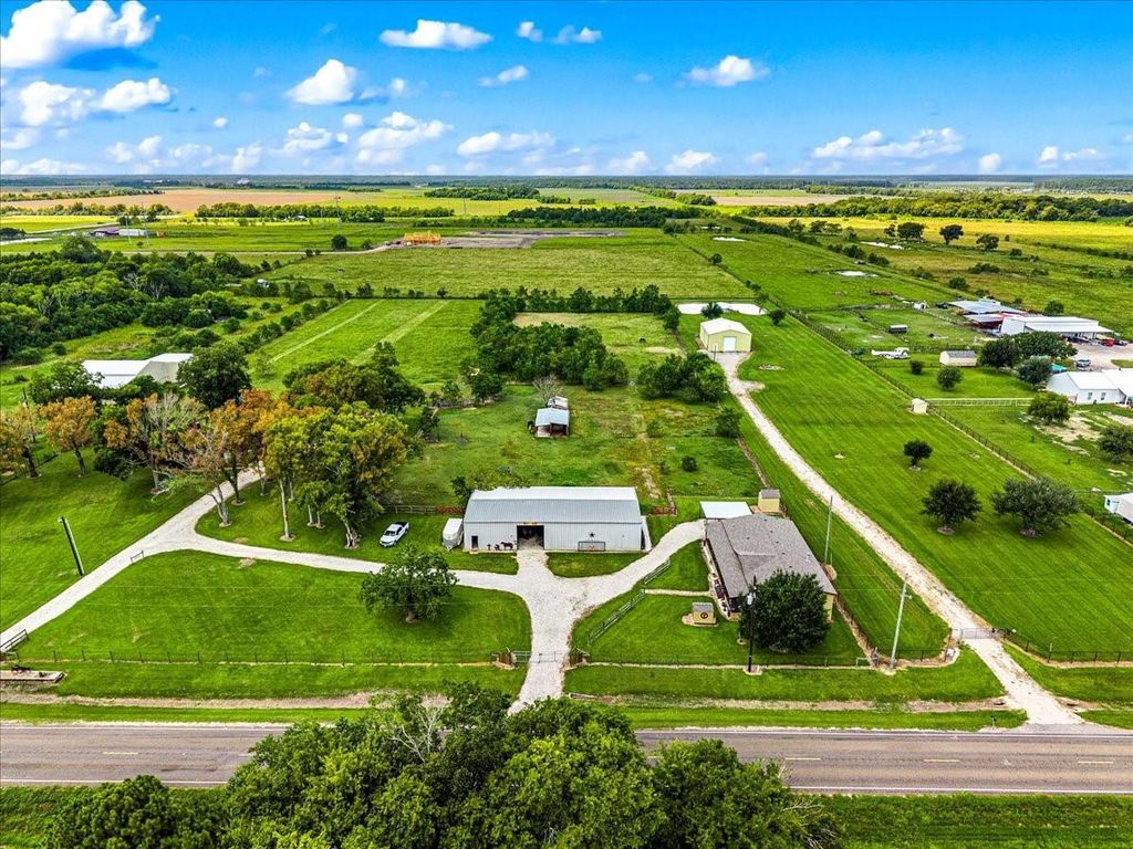 9444 Fm 686, Dayton, TX 77535