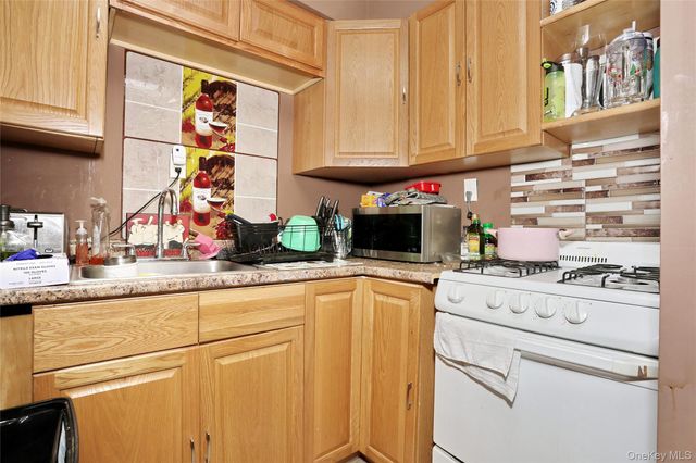 11 Phyllis Drive, Pomona, NY 10970