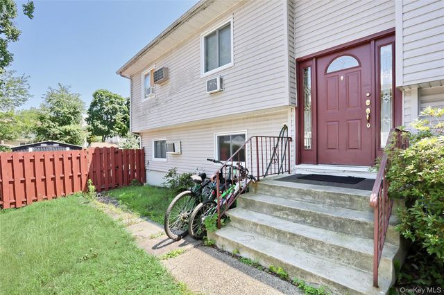 11 Phyllis Drive, Pomona, NY 10970