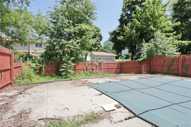 11 Phyllis Drive, Pomona, NY 10970