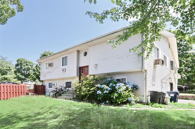11 Phyllis Drive, Pomona, NY 10970