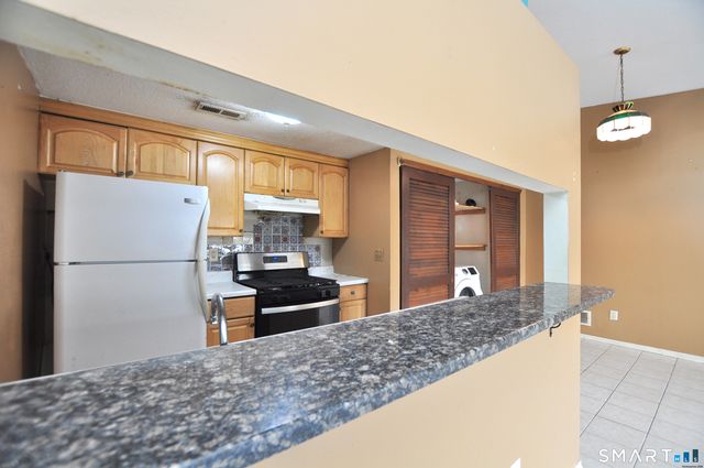64 Little Oak Lane 64, Rocky Hill, CT 06067