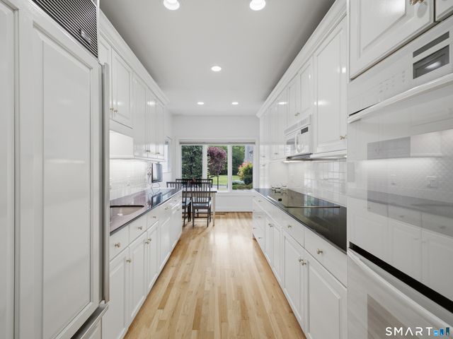 2 Shirecrest 2, Avon, CT 06001