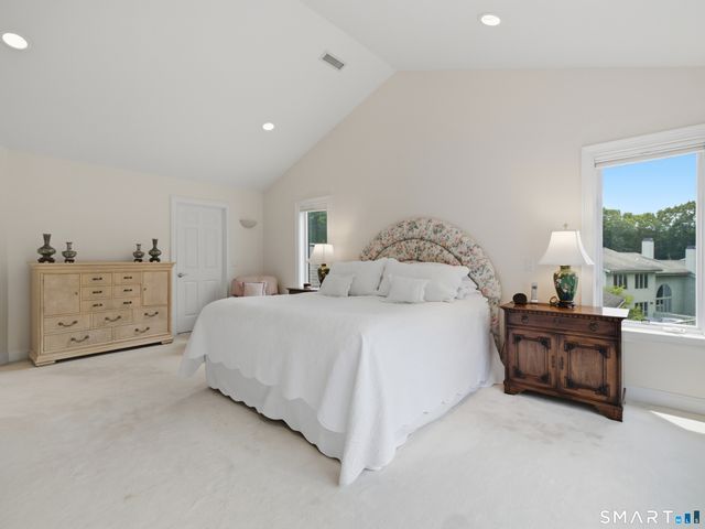2 Shirecrest 2, Avon, CT 06001