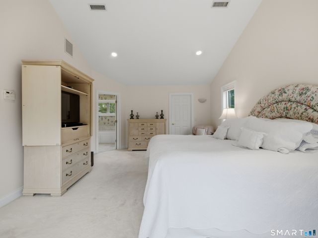 2 Shirecrest 2, Avon, CT 06001