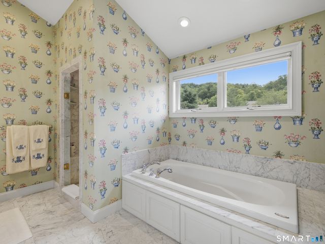 2 Shirecrest 2, Avon, CT 06001