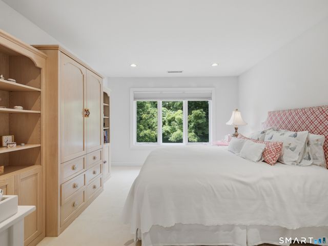 2 Shirecrest 2, Avon, CT 06001