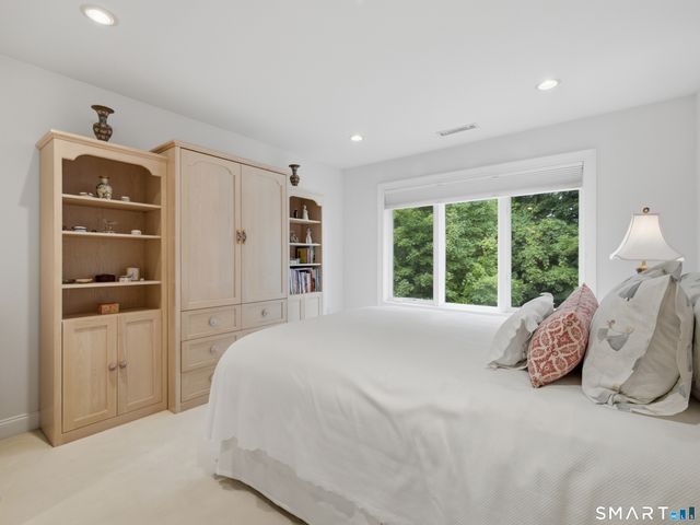 2 Shirecrest 2, Avon, CT 06001